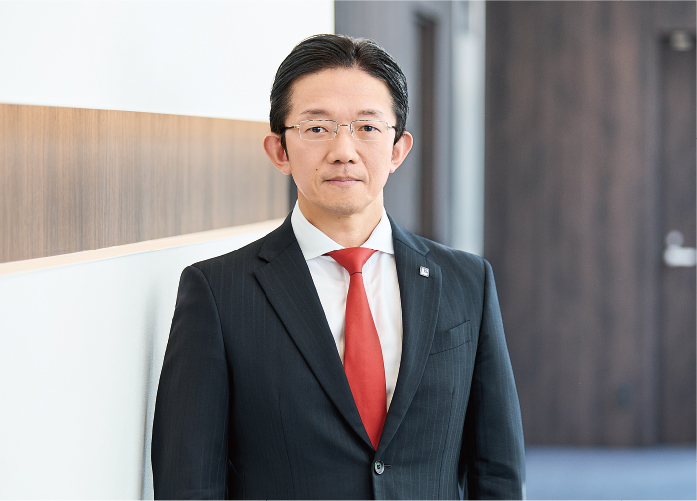経営管理本部長 竹倉慎二